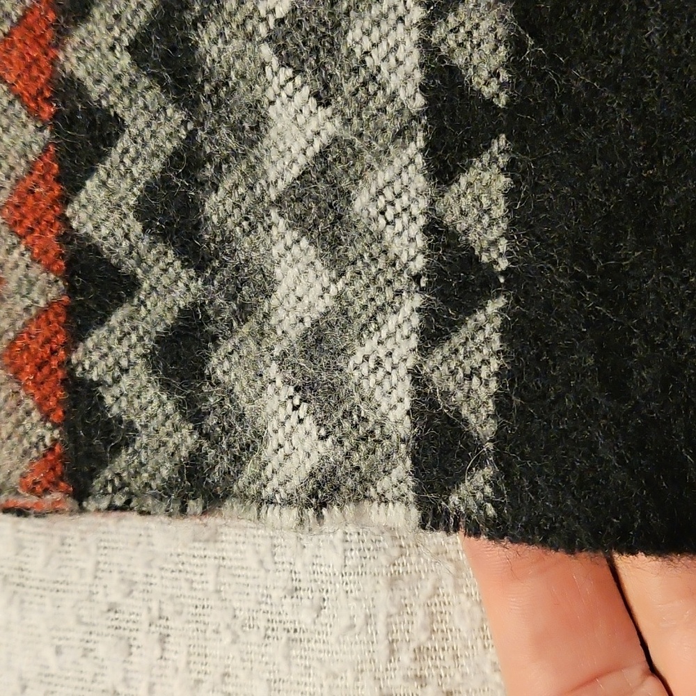 Chevron Design Scarf - Picture 3 of 7